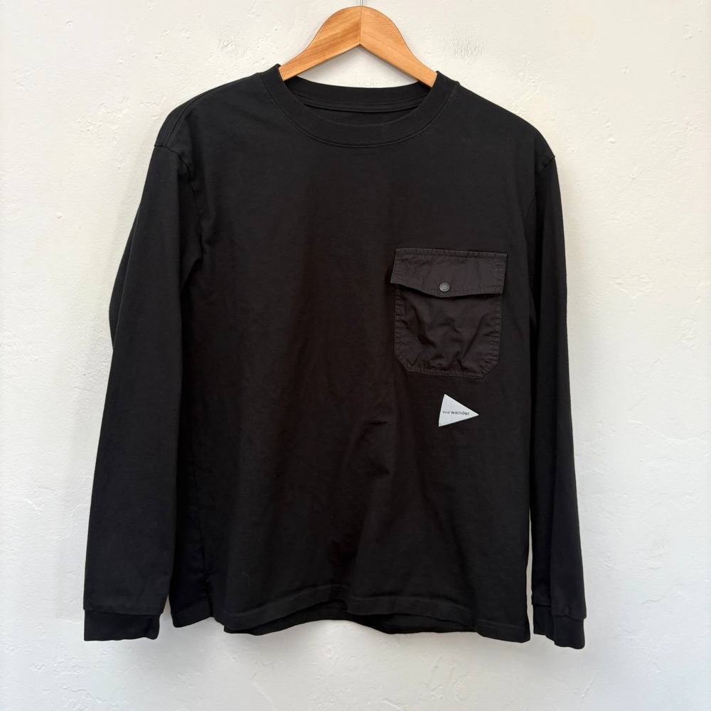 And Wander Pocket T-Shirt Men Size 2 Medium Black Short Sleeve Missing Accessory
